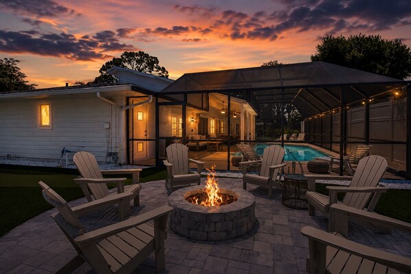 A heated pool - 3 Little Shells Coastal Escape (Manatee County)