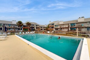 Pool - Beachfront Townhome with beach views, deck & more (St. George Island)