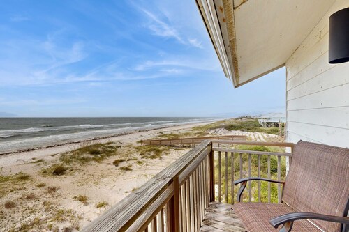Beachfront Townhome with beach views, deck & more