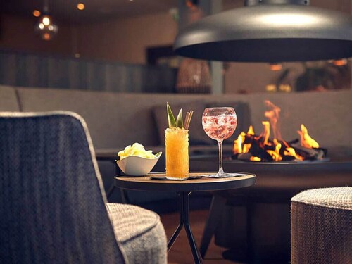 Island Comfort Steps from Ameland Beach, Dunes & Ferry – Hotel w/ Parking