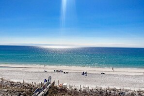 Beach nearby - Gorgeous coastal townhome with outdoor space & close to beach (Fort Walton Beach)