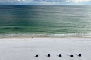 Beach nearby - Destin West Bayside Osprey 305 - Gorgeous home with furnished balcony, pool, bay view, & beach access (Fort Walton Beach)