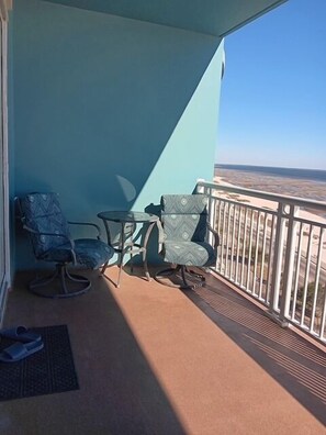 Property grounds - Legacy Tower Two 1103 overlooking the Gulf Coast. (Gulfport)