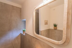 Apartamento (2 Bedrooms) | Banheiro | Chuveiro, bidê