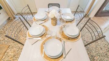 Appartement (2 Bedrooms) | Salle Ă manger