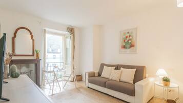 Appartement (2 Bedrooms) | Coin séjour