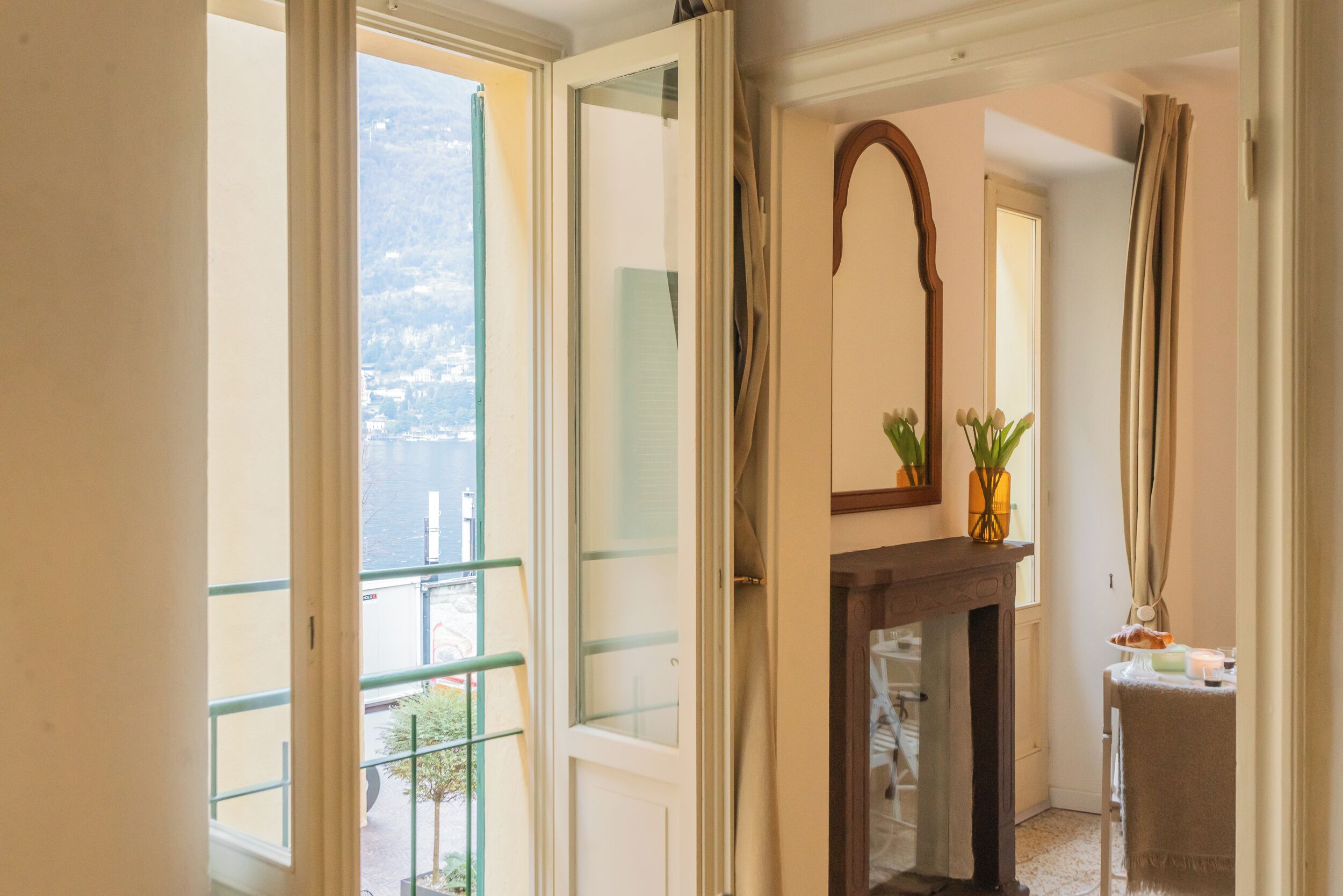 Departamento (2 Bedrooms) | Área de sala de estar | Smart TV de 32 pulgadas con canales digitales 