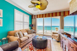 TV, DVD player, offices - Beachfront condo with beach chairs, an umbrella, and a pool (Fort Walton Beach)