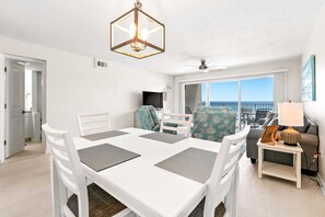 Dining - Second-Floor Gulf-front Condo with Beach Service & pool (Miramar Beach)