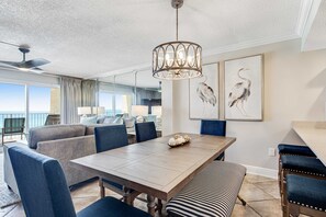 Dining - Snowbird-friendly Gulf-front Condo with outdoor Pool, Gym, Tennis (Miramar Beach)