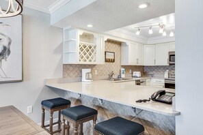 Fridge, microwave, oven, stovetop - Snowbird-friendly Gulf-front Condo with outdoor Pool, Gym, Tennis (Miramar Beach)
