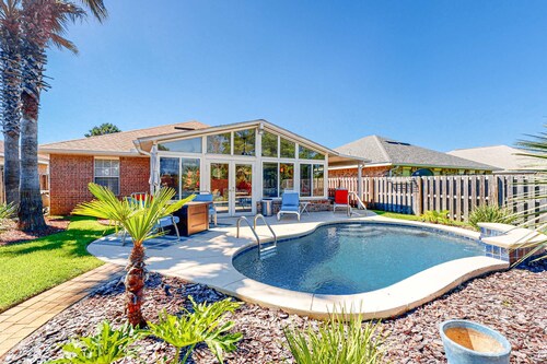 Sunny Home with Private Patio, Outdoor Pool, Grill, Shared Beach Access, Fast WiFi
