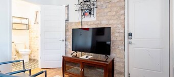 Alabama Boutique Hotel: #4 with Standing Balcony