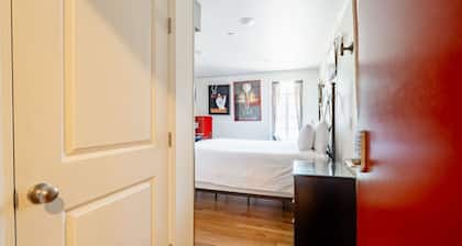 Alabama Boutique Hotel: #4 with Standing Balcony