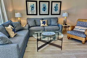 TV, DVD player, offices - 4th Floor Condo with Gulf View Fitness Center, Pools, Beach Access (Miramar Beach)