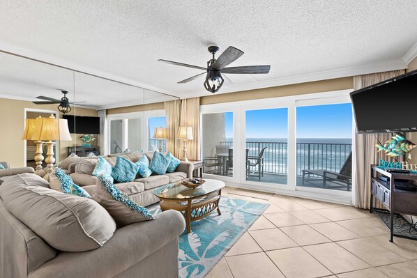 TV - Fifth-floor, oceanfront condo with fast WiFi & pool - snowbirds OK (Miramar Beach)