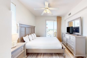 3 habitaciones, tabla de planchar con plancha, internet y ropa de cama