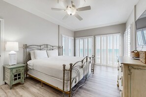 3 bedrooms, iron/ironing board, WiFi, bed sheets - Oceanfront condo with heated pool, tennis, grilling station, & gym - balcony (Miramar Beach)