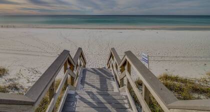 Upscale studio at The Village of Baytowne Wharf with AC, pool, hot tub & gym