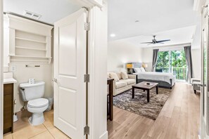 Shower, hair dryer, towels - Upscale studio at The Village of Baytowne Wharf with AC, pool, hot tub & gym (Miramar Beach)