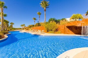 Pool - Cozy coastal condo withlots of space, shared pool and beach access (Miramar Beach)