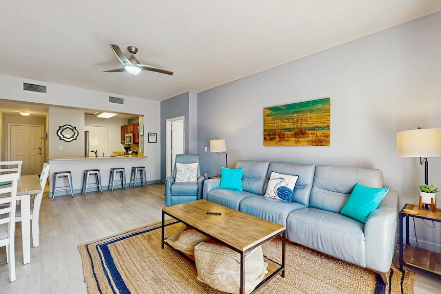 Waterfront Home Close To Beach W/ Shared Pool, Hot Tub, Free Wifi, & Central Ac - Mexico Beach, FL