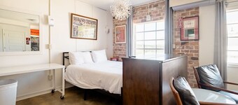 Alabama Boutique Hotel: #8 Pinball, kitch, sleep 4
