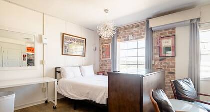 Alabama Boutique Hotel: #8 Pinball, kitch, sleep 4