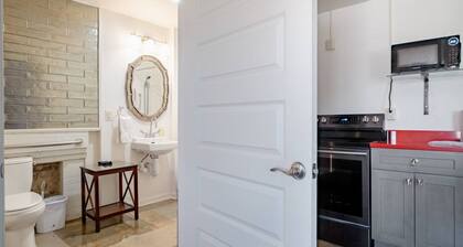 Alabama Boutique Hotel: #8 Pinball, kitch, sleep 4