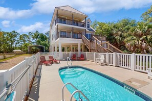 Pool - Charming dog-friendly home near the Bay with a pool, washer/dryer & central AC (St. George Island)