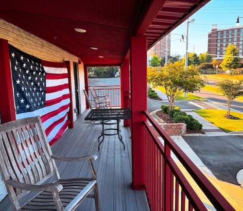 Alabama Boutique Hotel: #3 w/ bunkbeds sleeping 3