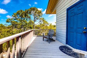 Property grounds - Dog-friendly home near the beach with beach gear, on-site pool & tennis (St. George Island)