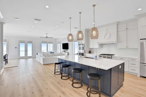 Newly constructed beachfront home with panoramic bay & Gulf views