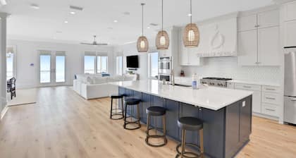 Newly constructed beachfront home with panoramic bay & Gulf views