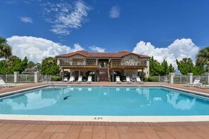 Pool - Newly constructed beachfront home with panoramic bay & Gulf views (St. George Island)
