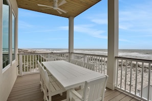 Outdoor dining - Newly constructed beachfront home with panoramic bay & Gulf views (St. George Island)