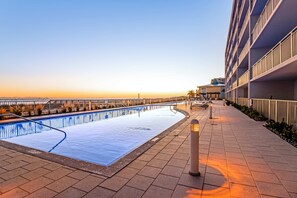 Pool - Blu 406 - Gulf-front condo in gated community with pools on site - close to beach (Fort Walton Beach)
