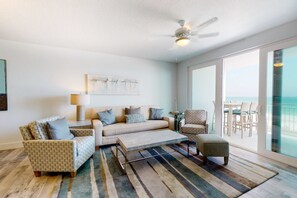 TV, DVD player, offices - Blu 406 - Gulf-front condo in gated community with pools on site - close to beach (Fort Walton Beach)