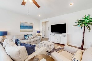 TV, offices - House in Port St Joe with a hot tub & additional suite (Port St. Joe)