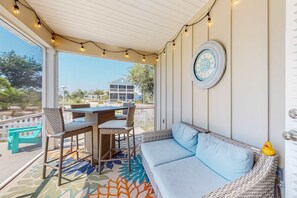 Outdoor dining - House in Port St Joe with a hot tub & additional suite (Port St. Joe)