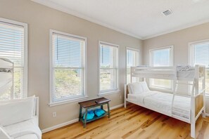 4 Schlafzimmer, Bügeleisen/Bügelbrett, WLAN, Bettwäsche