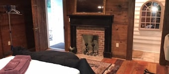 2 of 3 GuestQuarters & 35 Min to U of Alabama