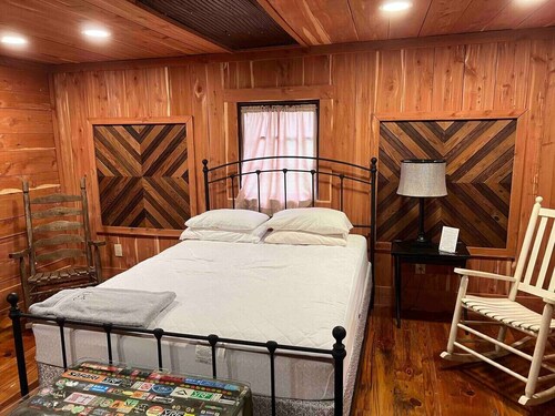 2 of 3 GuestQuarters & 35 Min to U of Alabama