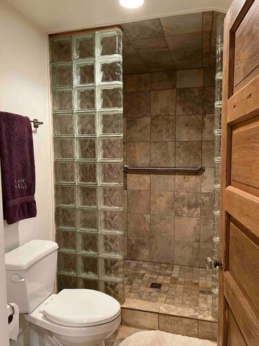 2 of 3 GuestQuarters & 35 Min to U of Alabama