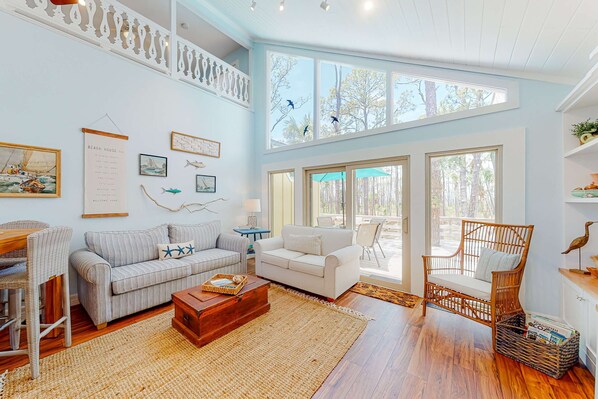 TV, DVD player, offices - Snowbird-friendly home with a deck, hot tub, washer/dryer & central AC (St. George Island)