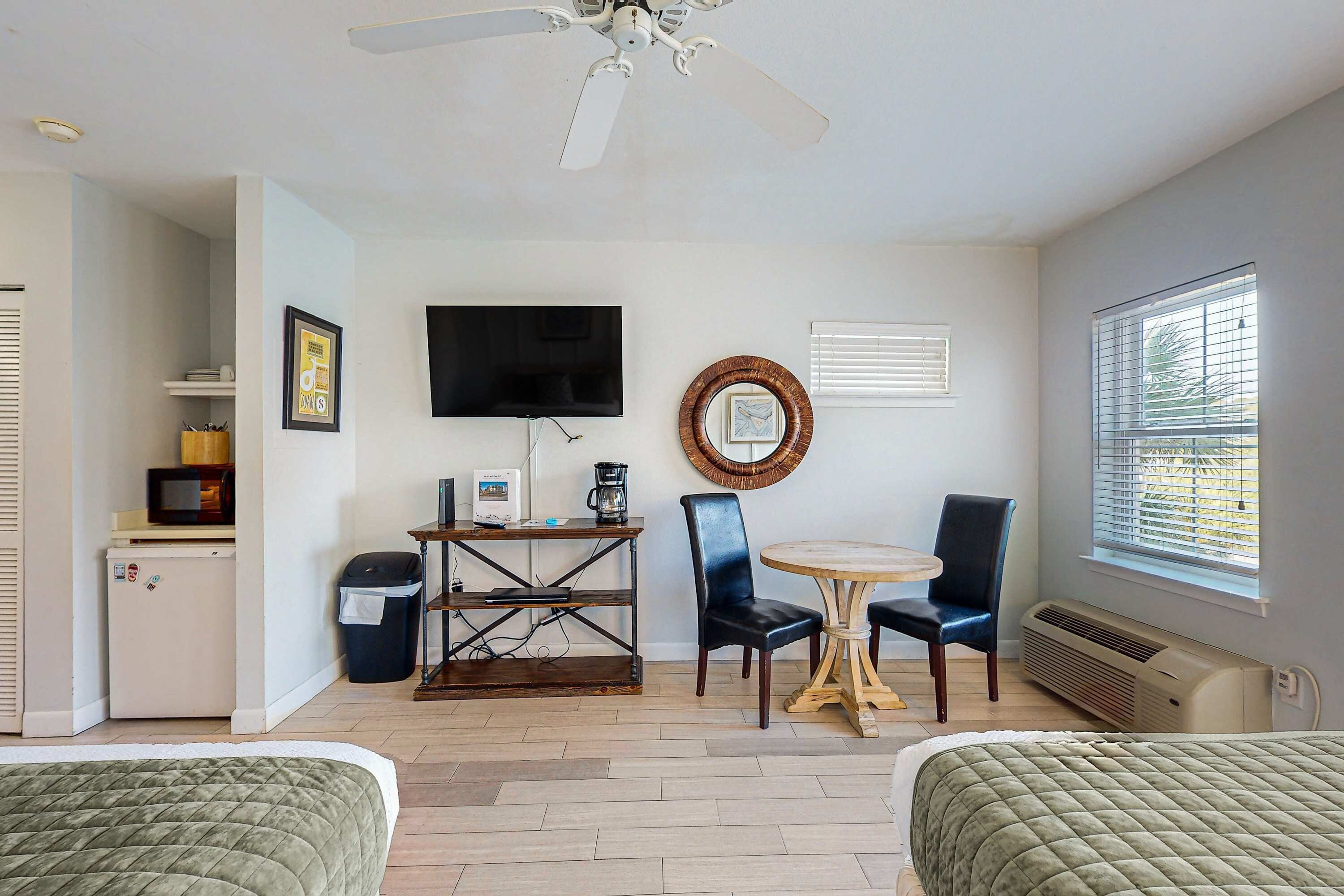 Fer et planche à repasser, Wi-Fi, draps fournis