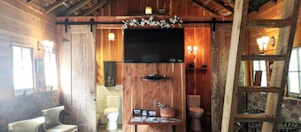 Pecan Shelling House - 35 Mins to Univ of Alabama