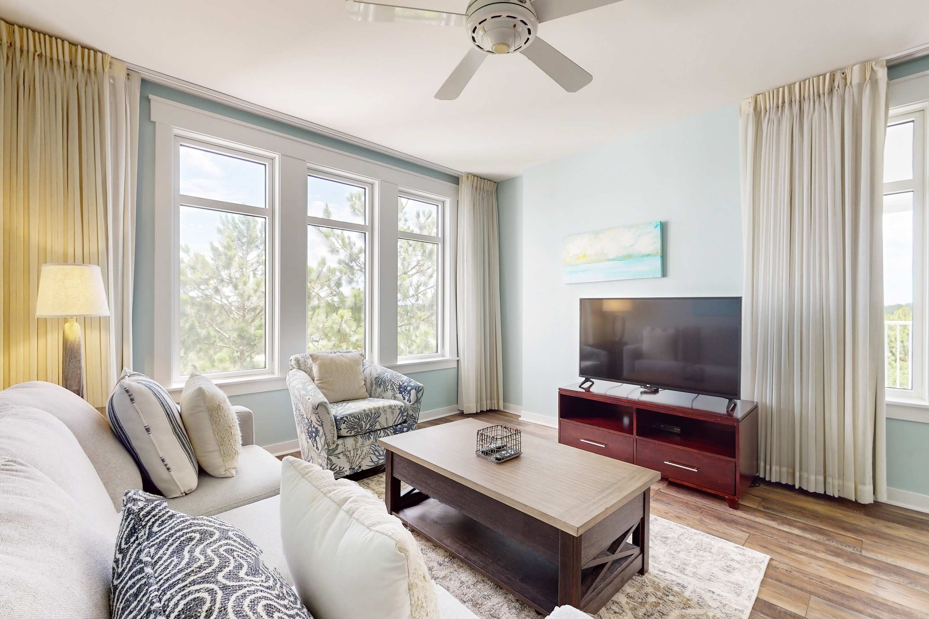 TV, DVD-spiller og kontorer