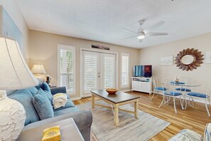 TV, DVD player, offices - Bright, open 3rd-floor condo with pool views from private balcony - next to beach (Santa Rosa Beach)