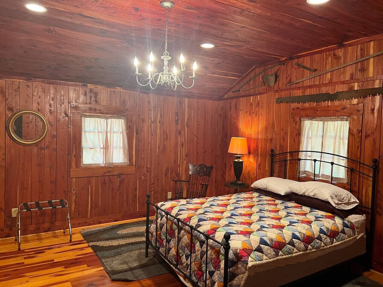 Escrivaninha, ferros/tábuas de passar roupa, Wi-Fi, roupa de cama